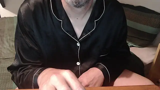 idiotpig66 online show from 8, 3, 2025
