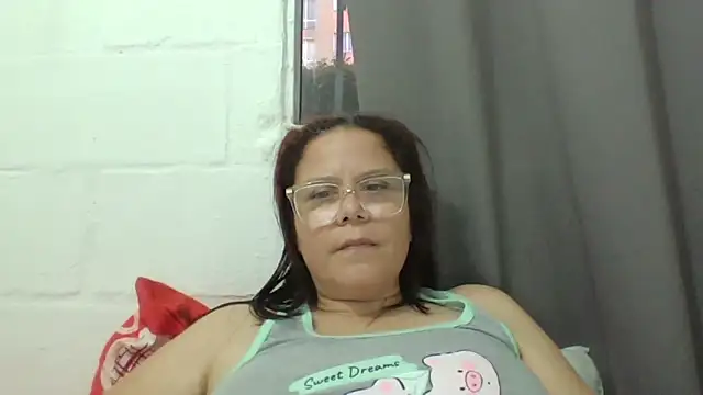 Snapshot of latinamaster chatting on 27, 10, 2025 latinamaster online show from 27, 10, 2025