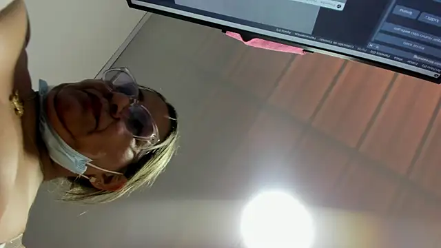 Vickysweeeettt online show from 4, 10, 2025