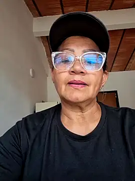 Snapshot of Vickysweeeettt chatting on 24, 4, 2026 Vickysweeeettt online show from 24, 4, 2026
