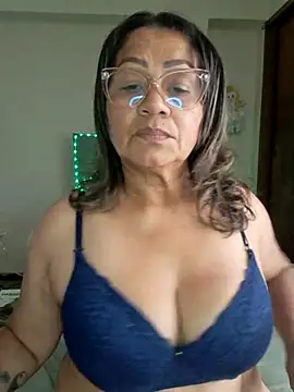 Snapshot of Vickysweeeettt chatting on 1, 6, 2026 Vickysweeeettt online show from 1, 6, 2026