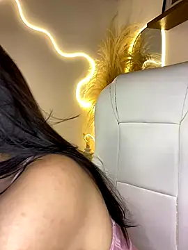 Snapshot of Zoe_Serrat chatting on 2, 12, 2025 Zoe Serrat online show from 2, 12, 2025
