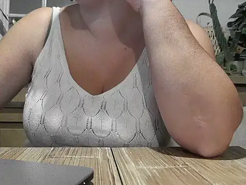 Aambre95Esexy online show from 19, 9, 2025