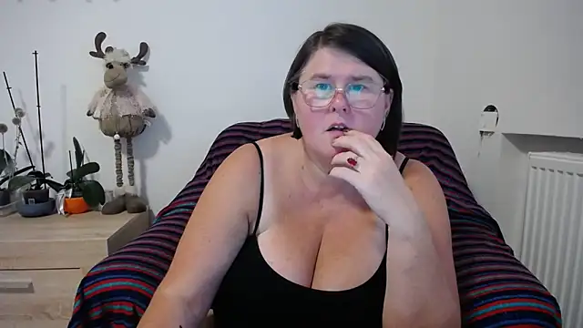 Snapshot of icyheart888 chatting on 15, 10, 2025 icyheart888 online show from 15, 10, 2025