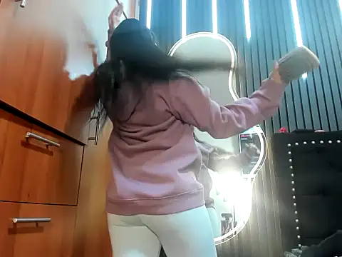 scarletr red online show from 16, 10, 2025