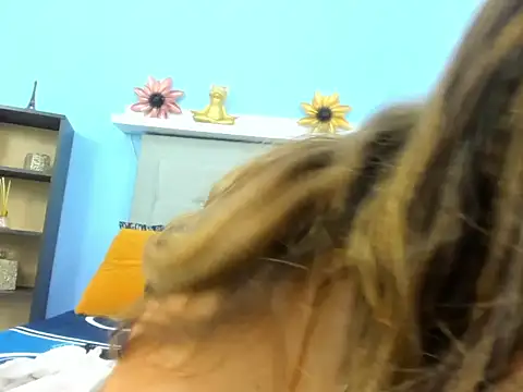 monalind220 online show from 24, 10, 2025