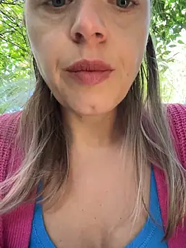 ladywithbigass online show from 11, 7, 2026