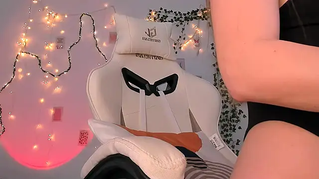 chic sparkle online show from 28, 11, 2025