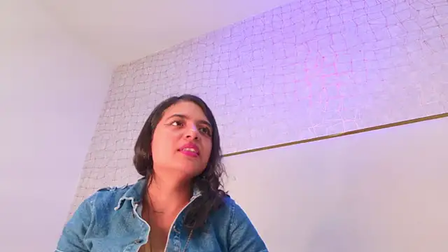 Snapshot of thalia888_ chatting on 7, 6, 2026 thalia888 online show from 7, 6, 2026