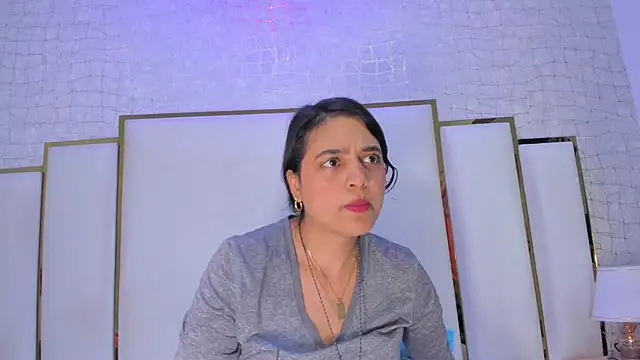 Snapshot of thalia888_ chatting on 8, 5, 2026 thalia888 online show from 8, 5, 2026