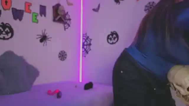 Snapshot of MiaCollinssx chatting on 25, 10, 2025 MiaCollinssx online show from 25, 10, 2025