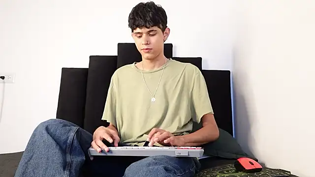 Snapshot of alexmark_ chatting on 23, 10, 2025 alexmark online show from 23, 10, 2025