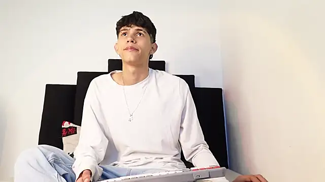 Snapshot of alexmark_ chatting on 6, 11, 2025 alexmark online show from 6, 11, 2025