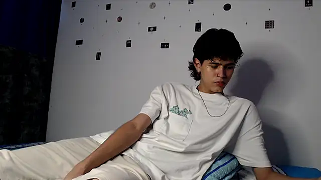 Snapshot of alexmark_ chatting on 13, 5, 2026 alexmark online show from 13, 5, 2026