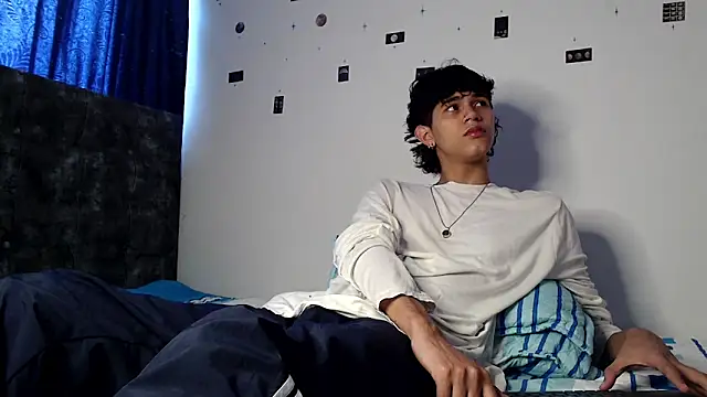 Snapshot of alexmark_ chatting on 4, 5, 2026 alexmark online show from 4, 5, 2026