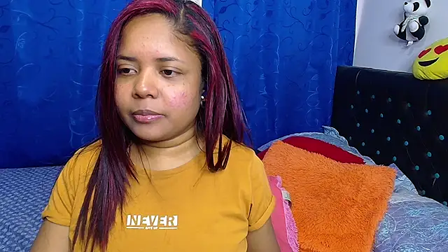 Snapshot of melikaronit2 chatting on 27, 11, 2025 melikaronit2 online show from 27, 11, 2025