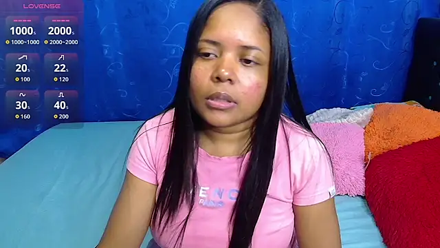 Snapshot of melikaronit2 chatting on 18, 10, 2025 melikaronit2 online show from 18, 10, 2025