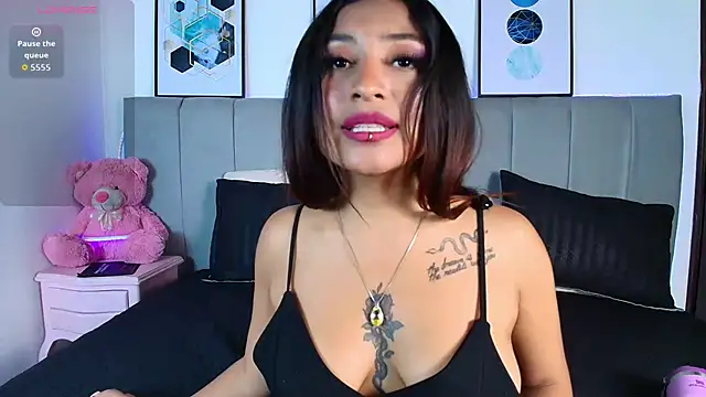 Naiaa Cruz online show from 16, 10, 2025