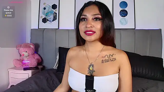 Naiaa Cruz online show from 11, 10, 2025