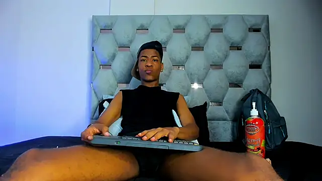tiago xxx  online show from 4, 10, 2025
