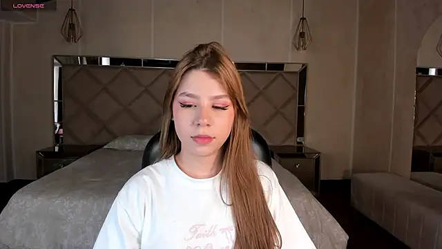 TiffannySins online show from 28, 2, 2026