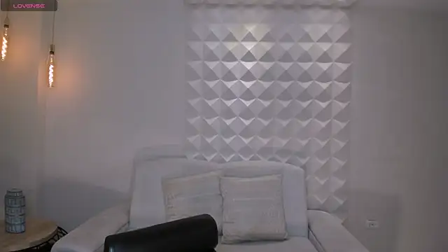 Snapshot of TiffannySins chatting on 12, 7, 2026 TiffannySins online show from 12, 7, 2026