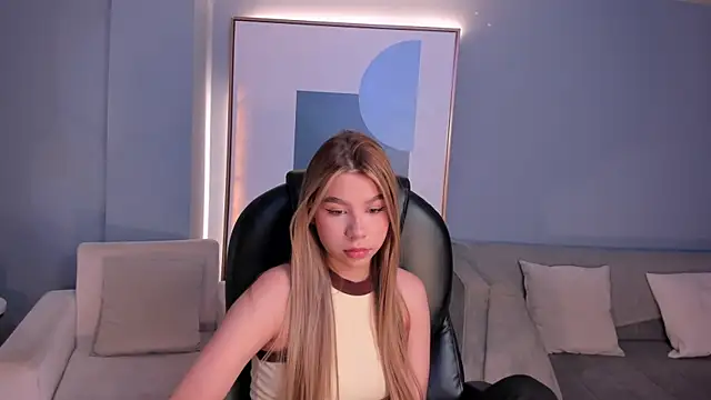 Snapshot of TiffannySins chatting on 23, 6, 2026 TiffannySins online show from 23, 6, 2026