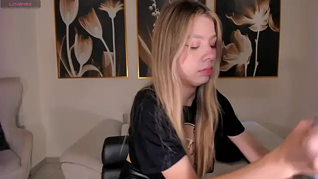 Snapshot of TiffannySins chatting on 30, 5, 2026 TiffannySins online show from 30, 5, 2026