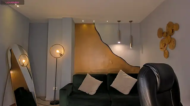 TiffannySins online show from 12, 11, 2025