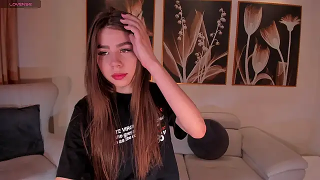 TiffannySins online show from 9, 11, 2025