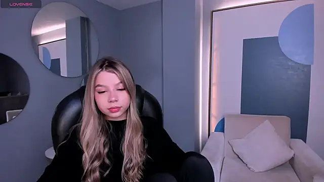 Snapshot of TiffannySins chatting on 12, 5, 2026 TiffannySins online show from 12, 5, 2026