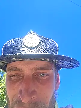 Snapshot of Leshok chatting on 10, 11, 2025 Leshok online show from 10, 11, 2025