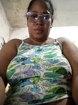 Snapshot of Big_ass_submissive chatting on 5, 10, 2025 Big ass submissive online show from 5, 10, 2025