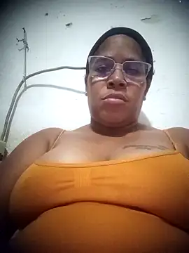 Big ass submissive online show from 18, 3, 2026