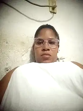 Big ass submissive online show from 11, 1, 2026