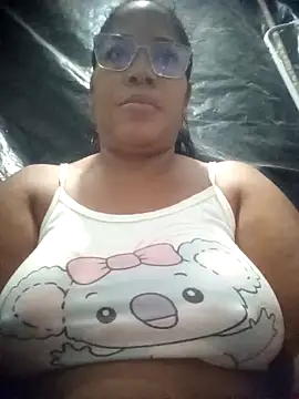 Big ass submissive online show from 27, 3, 2026