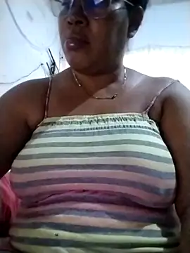 Snapshot of Big_ass_submissive chatting on 4, 10, 2025 Big ass submissive online show from 4, 10, 2025