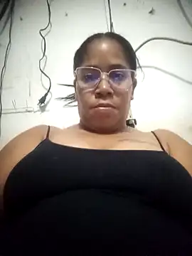 Big ass submissive online show from 19, 12, 2025