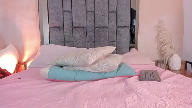  miss mia online show from 28, 2, 2026