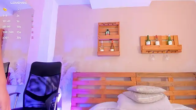  miss mia online show from 9, 10, 2025