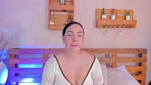  miss mia online show from 5, 12, 2025