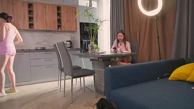 Anny Molly online show from 7, 11, 2025