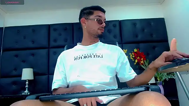StivBigCock online show from 30, 9, 2025
