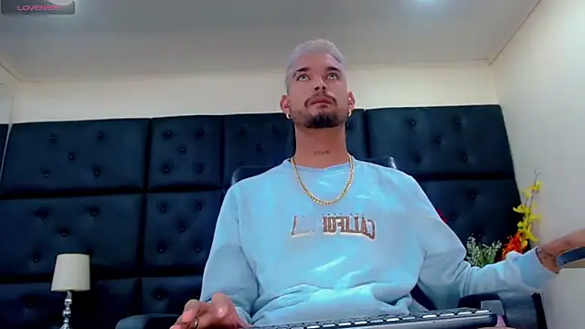 StivBigCock online show from 3, 10, 2025