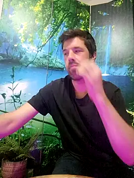 Snapshot of welcome-to-the-jungle chatting on 4, 7, 2026 welcome-to-the-jungle online show from 4, 7, 2026