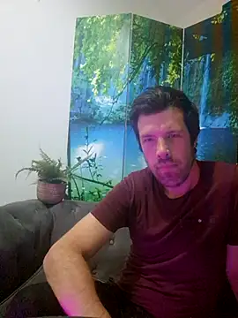 Snapshot of welcome-to-the-jungle chatting on 3, 8, 2026 welcome-to-the-jungle online show from 3, 8, 2026