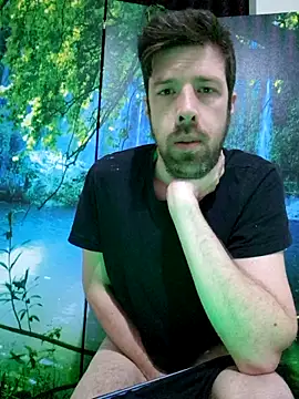 Snapshot of welcome-to-the-jungle chatting on 10, 3, 2026 welcome-to-the-jungle online show from 10, 3, 2026