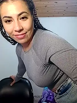 Snapshot of A_maddy chatting on 21, 10, 2025 A maddy online show from 21, 10, 2025