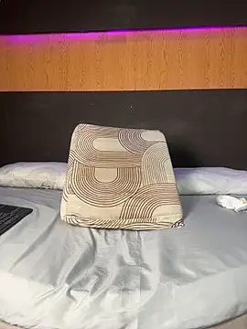 Alexia  cox online show from 8, 3, 2026