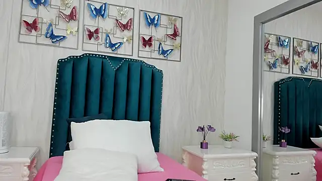 Snapshot of Alison_Carde05 chatting on 28, 11, 2025 Alison Carde05 online show from 28, 11, 2025